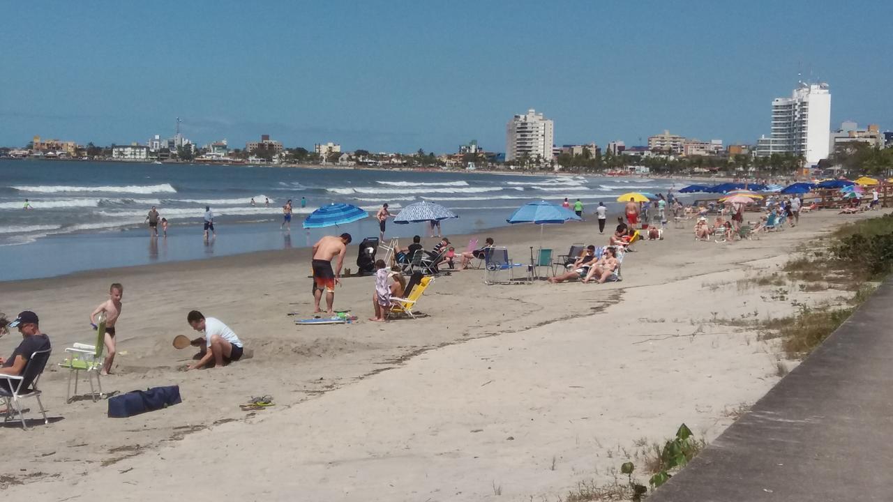 Praia com Conforto Guaratuba Esterno foto